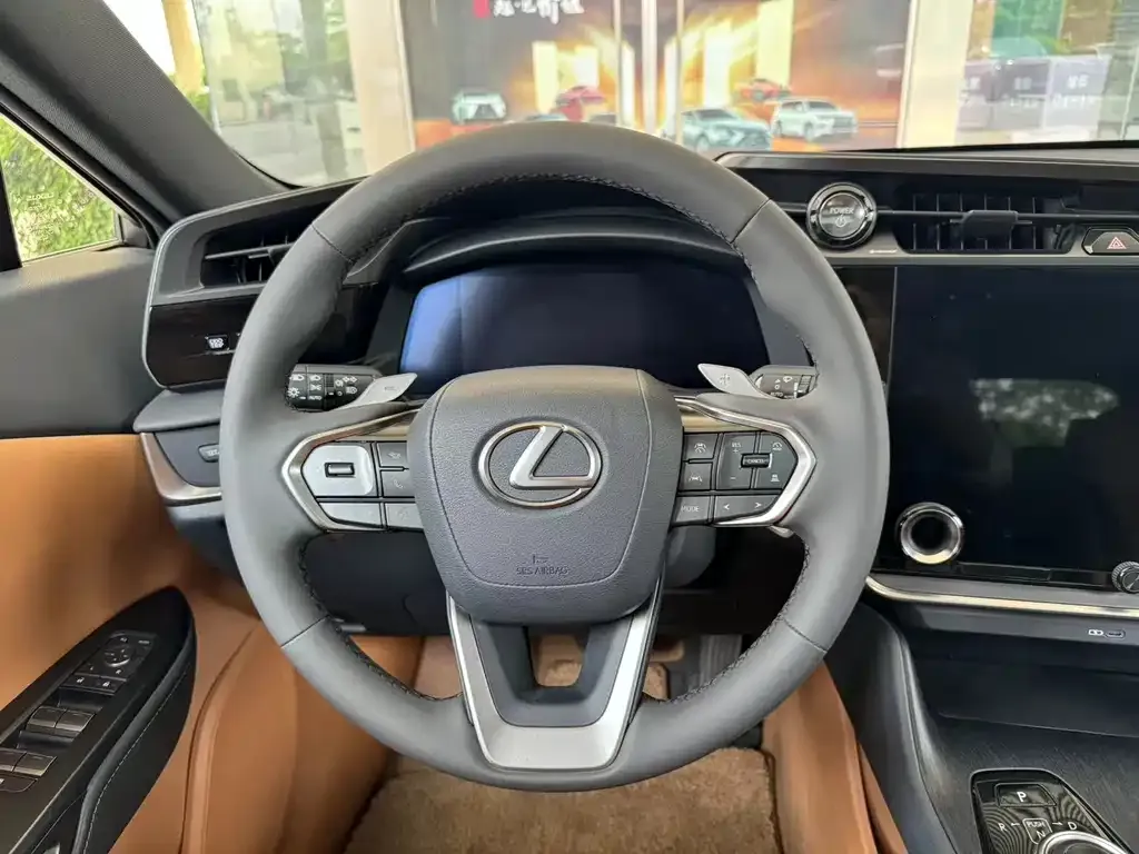 Lexus RZ — фото 3
