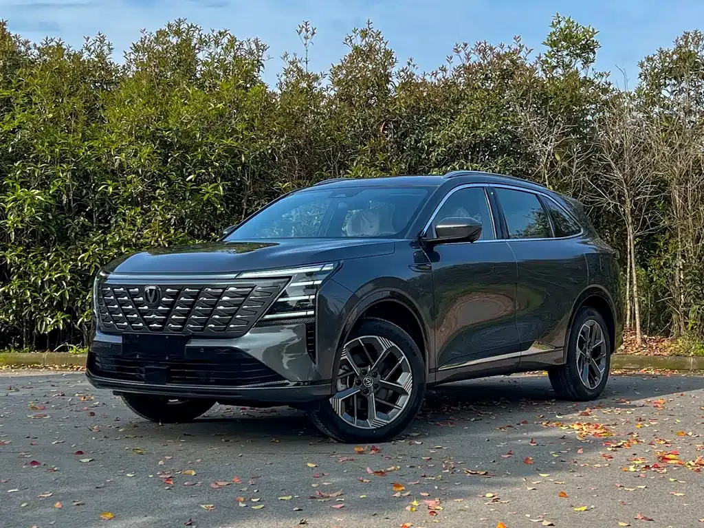 Changan CS75 PLUS — фото 1