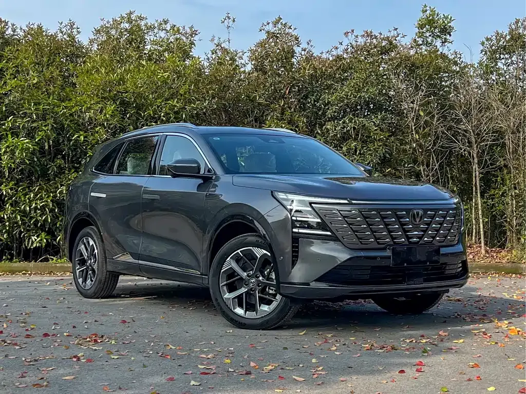 Changan CS75 PLUS — фото 4