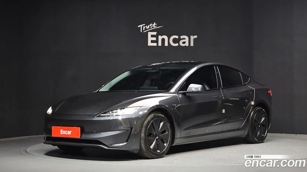 Tesla Model 3 — фото 1