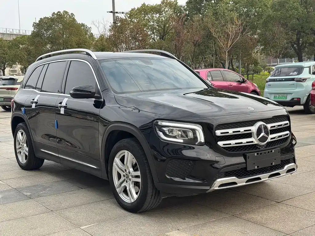 Mercedes-Benz GLB — фото 10
