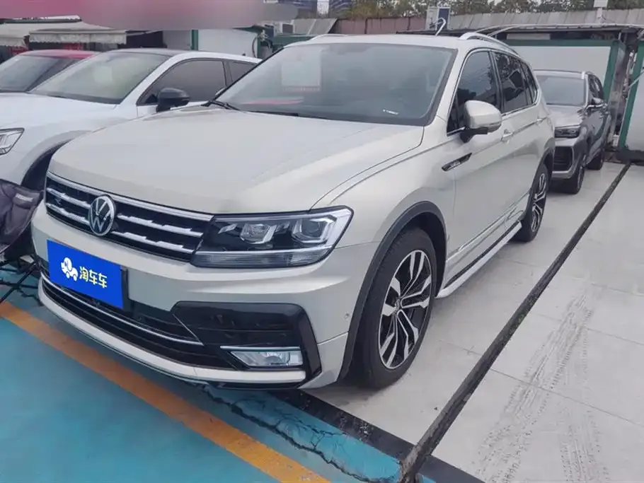 Volkswagen Tiguan L — фото 1