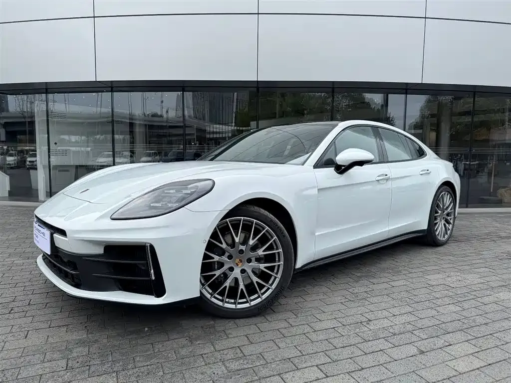 Porsche Panamera — фото 1