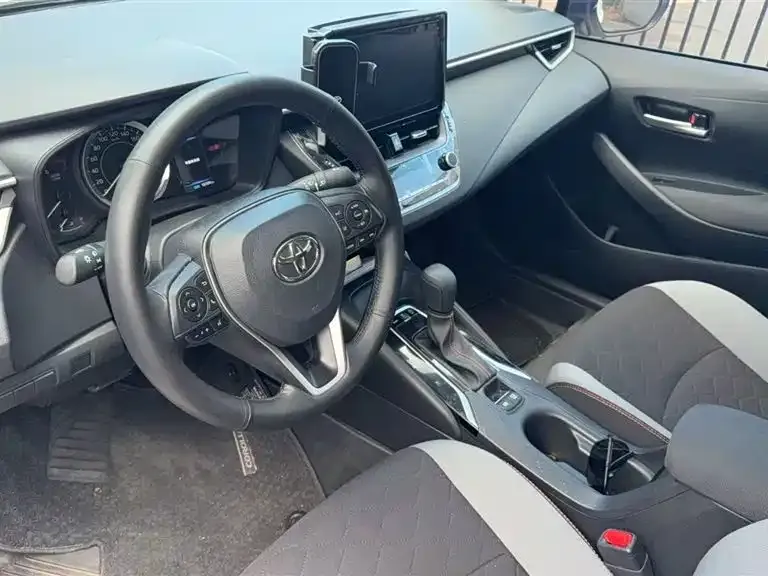 Toyota Corolla — фото 8