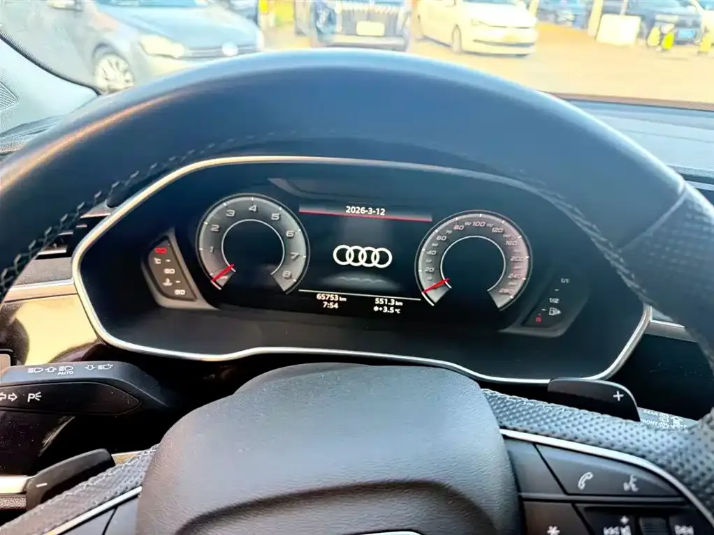 Audi Q3 Sportback — фото 5