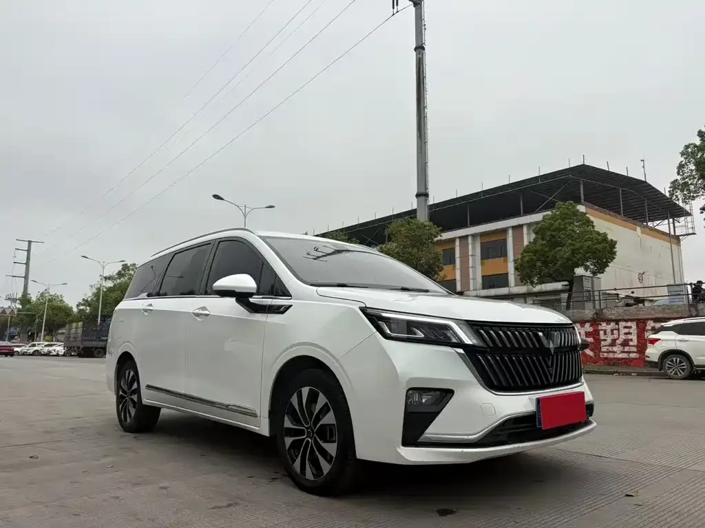 Wuling Jiachen — фото 1