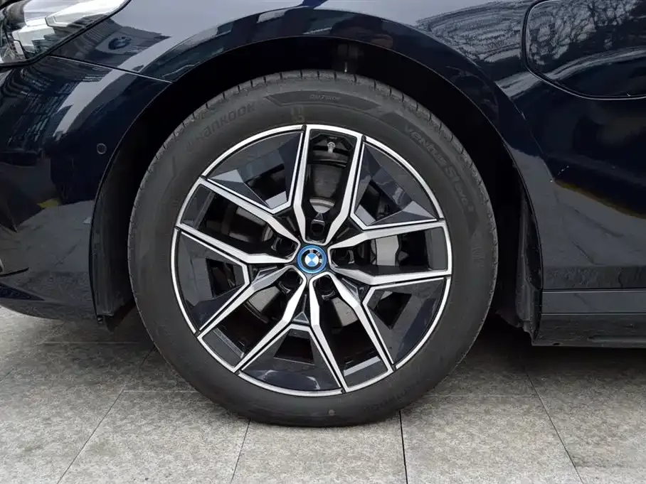 BMW i5 — фото 6