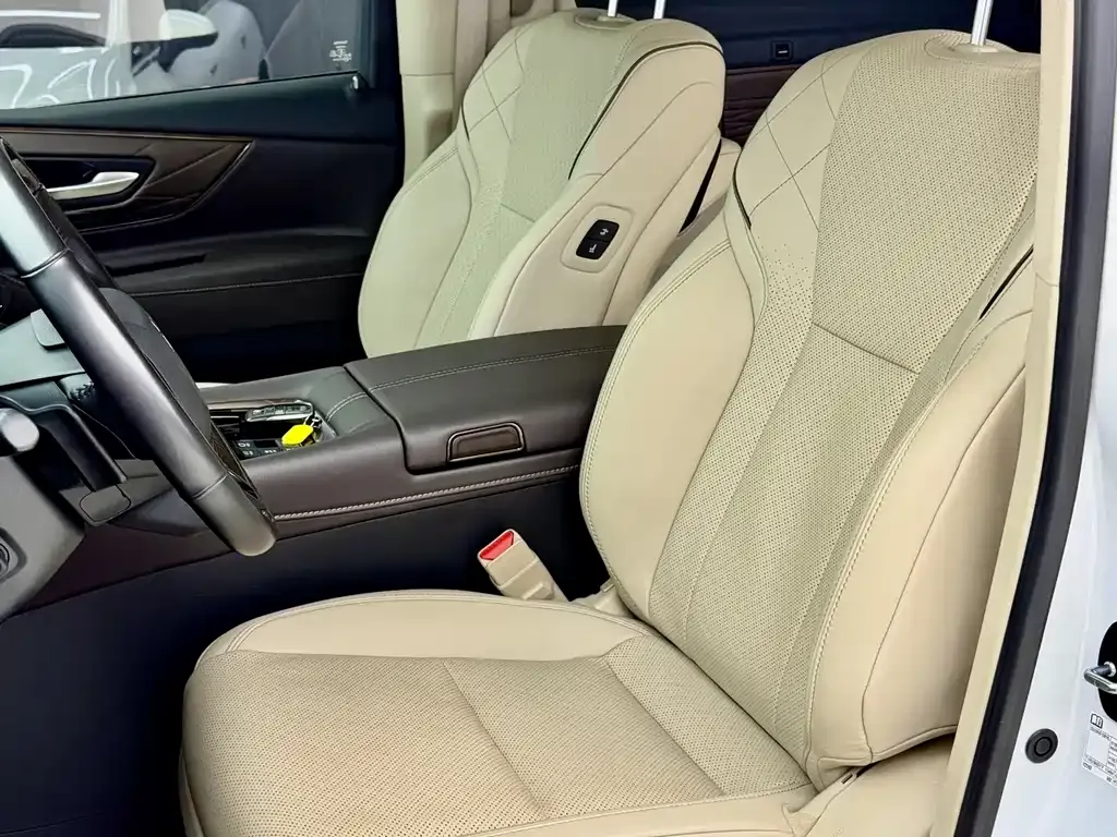Toyota Alphard — фото 2