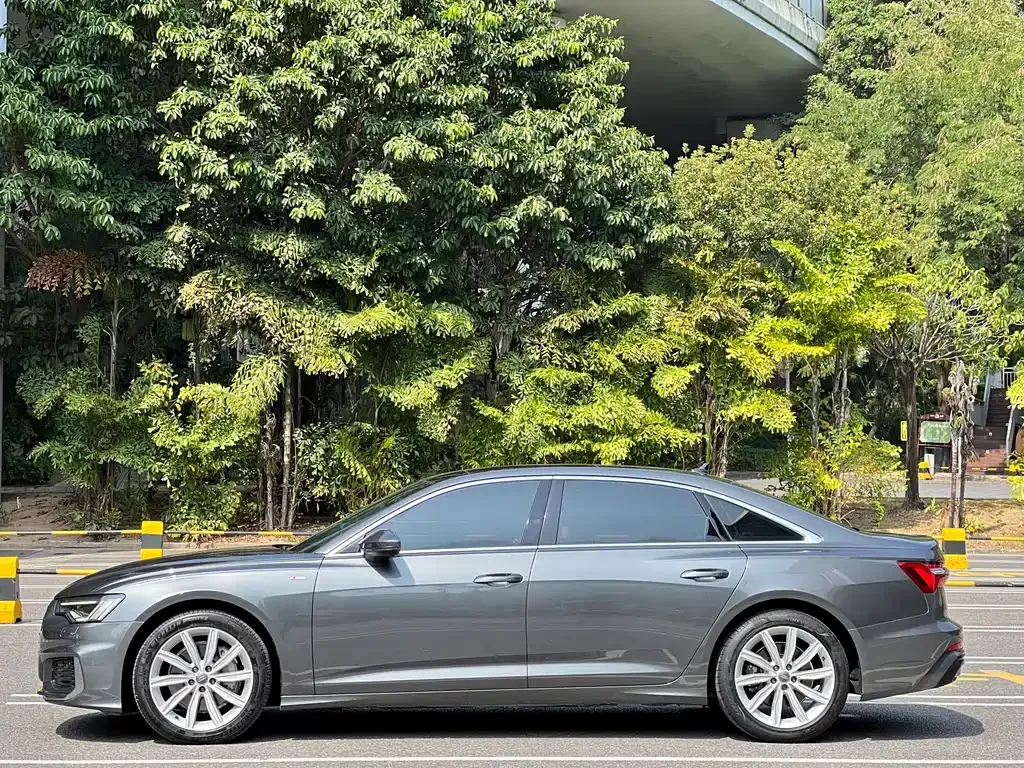 Audi A6L — фото 7