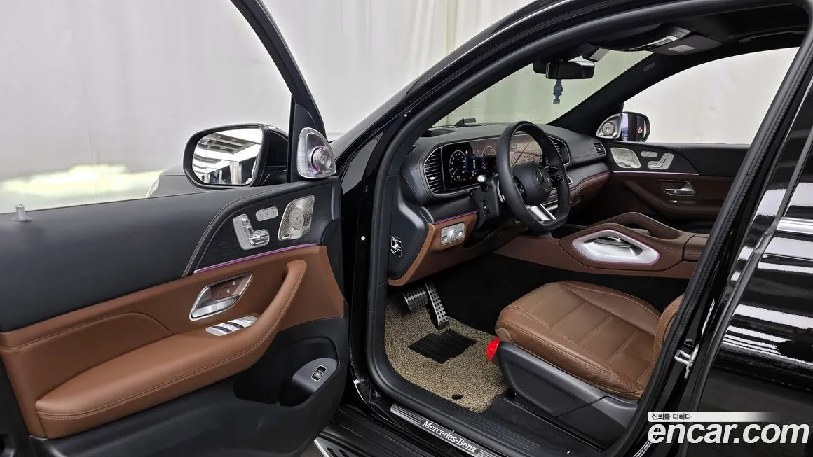 Mercedes-Benz GLS-Class — фото 8