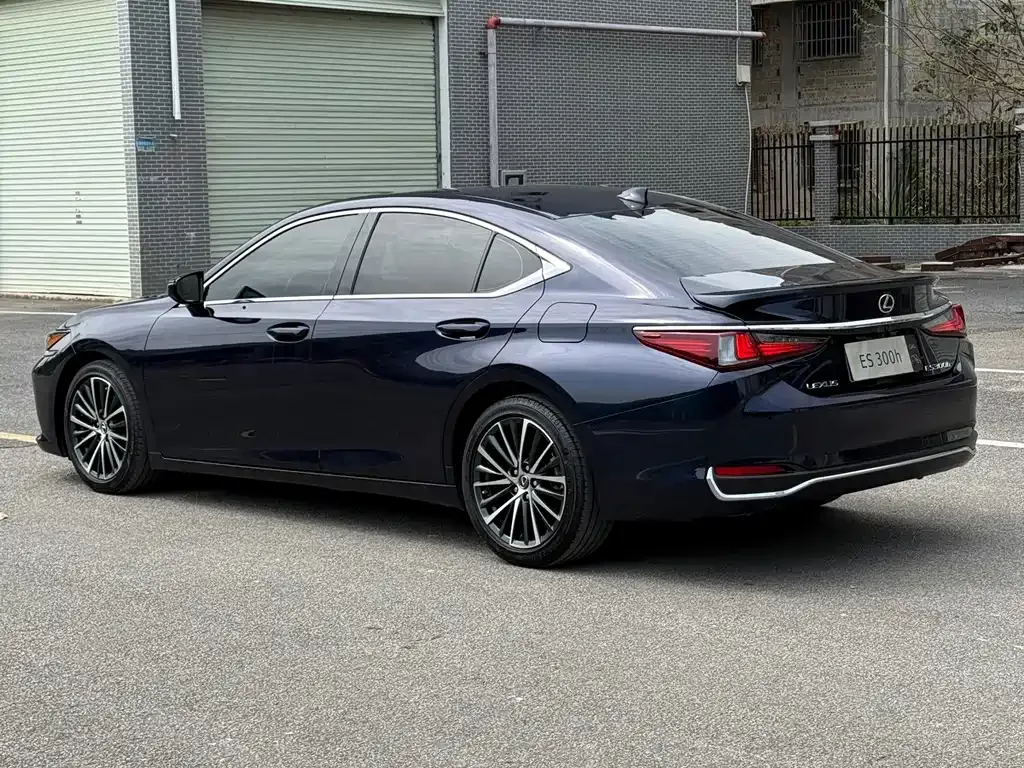 Lexus ES — фото 9