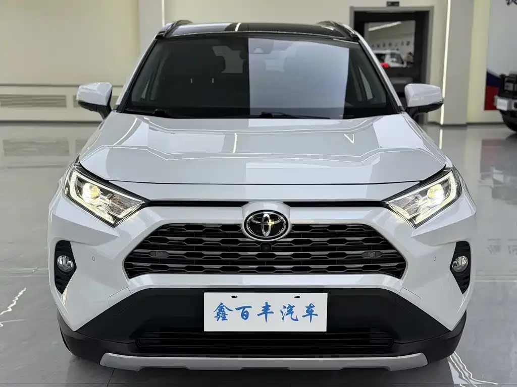 Toyota RAV4 — фото 9