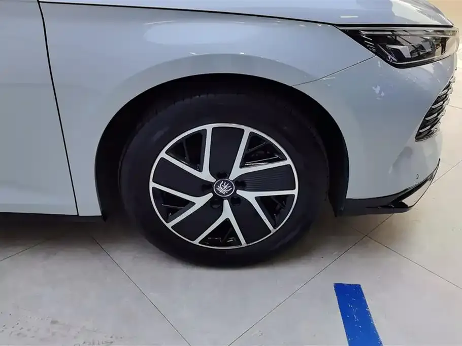 BYD Qin L — фото 4