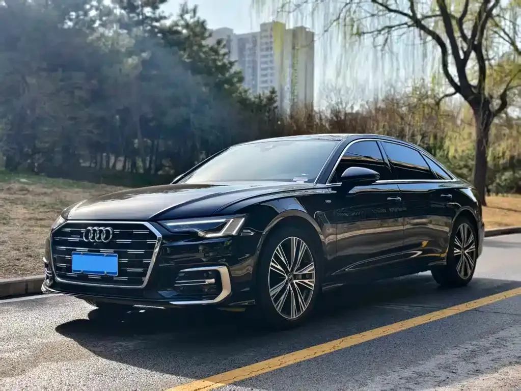 Audi A6L — фото 1