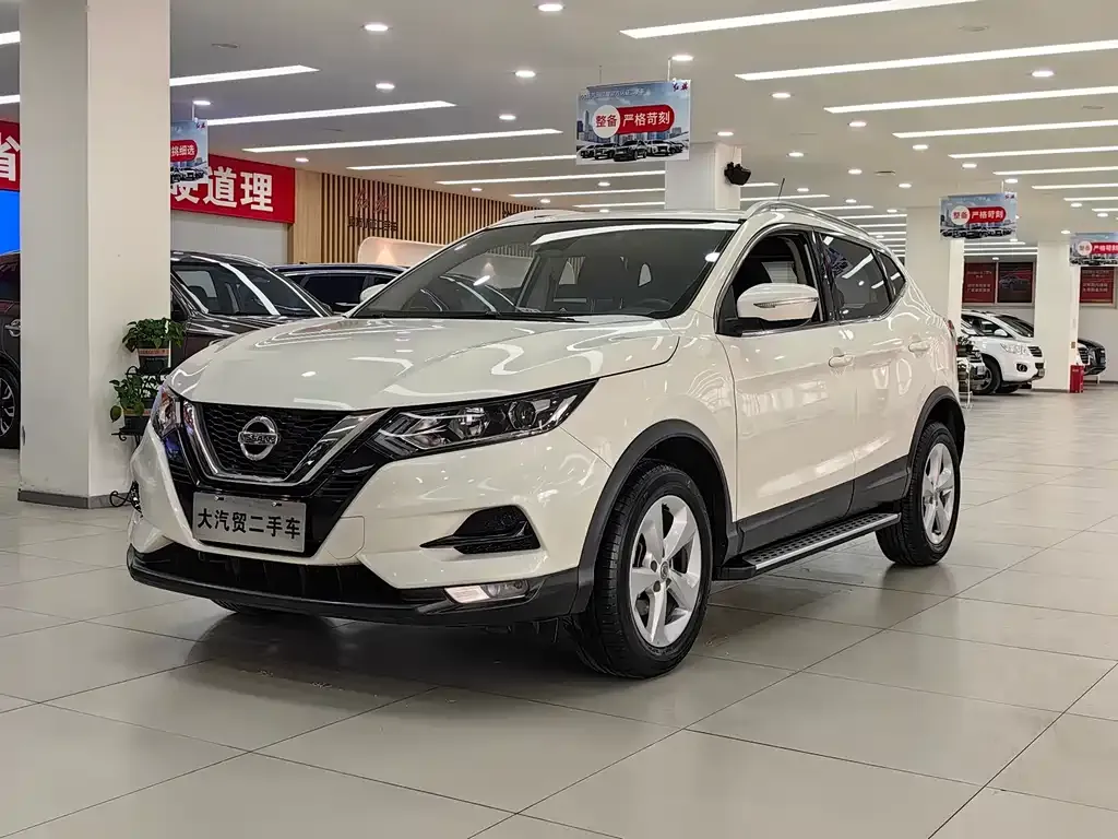 Nissan Qashqai — фото 1