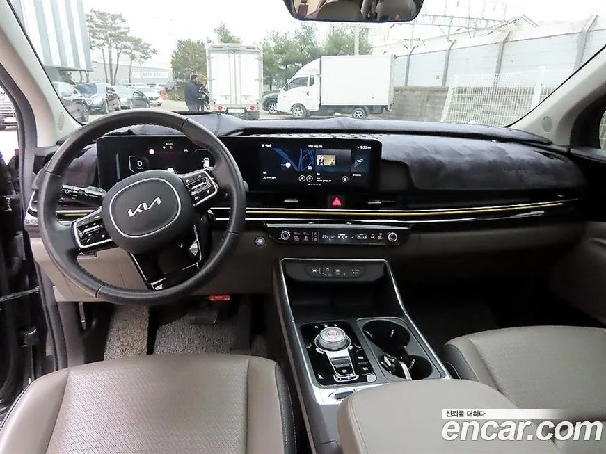 Kia Carnival — фото 10