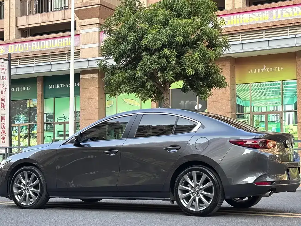 Mazda 3 Axela — фото 9