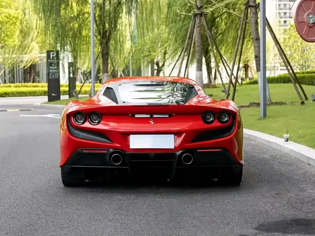 Ferrari F8 — фото 7