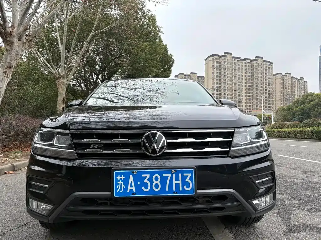 Volkswagen Tiguan L — фото 4