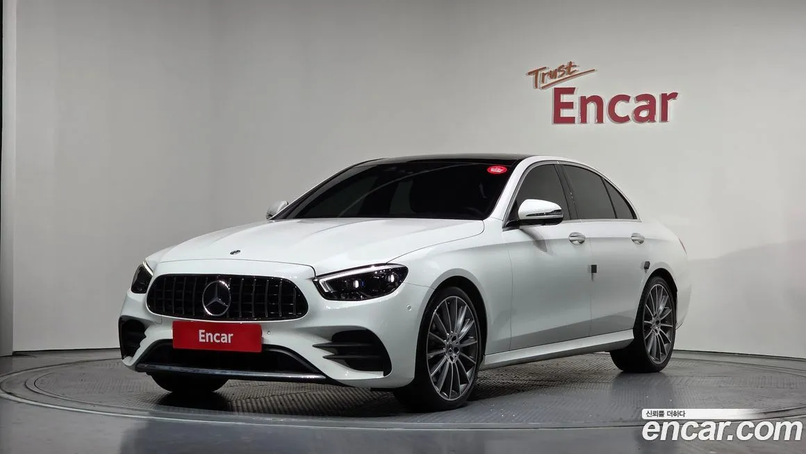 Mercedes-Benz E-Class — фото 1