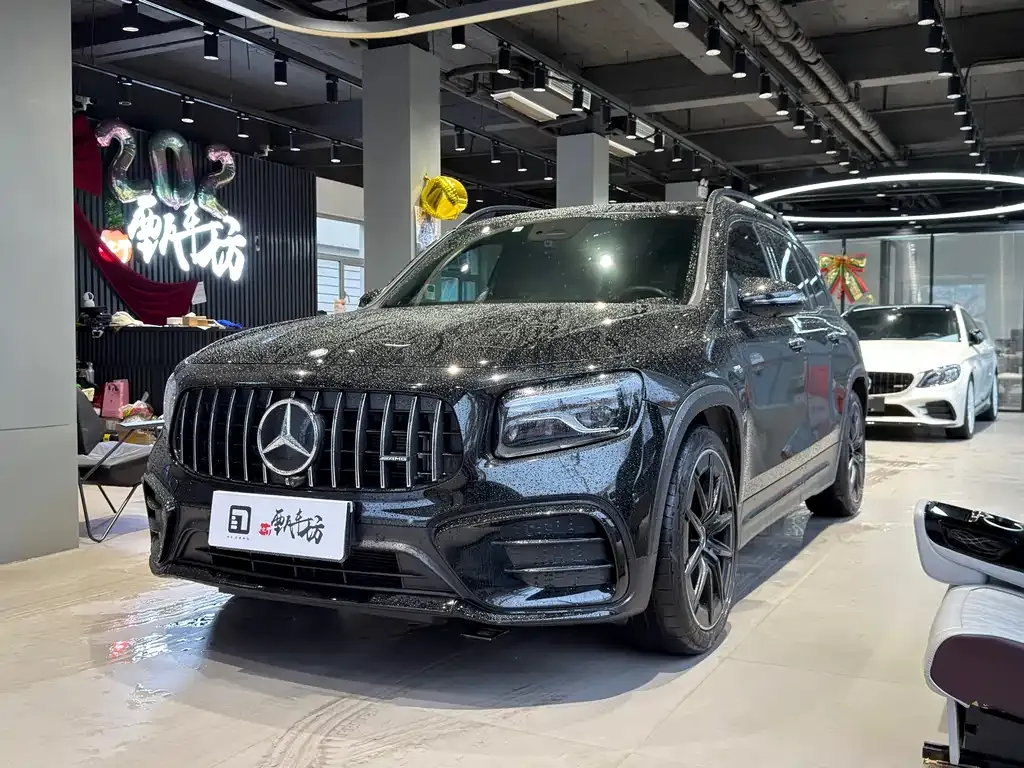 Mercedes-Benz GLB AMG — фото 1