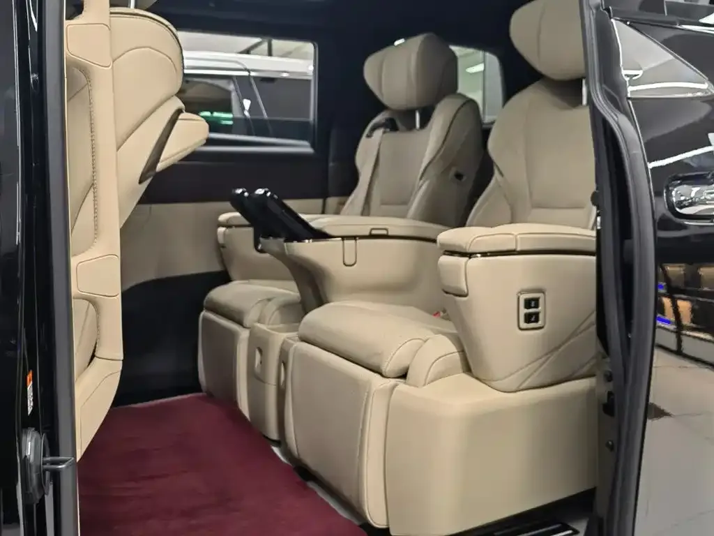 Toyota Alphard — фото 3