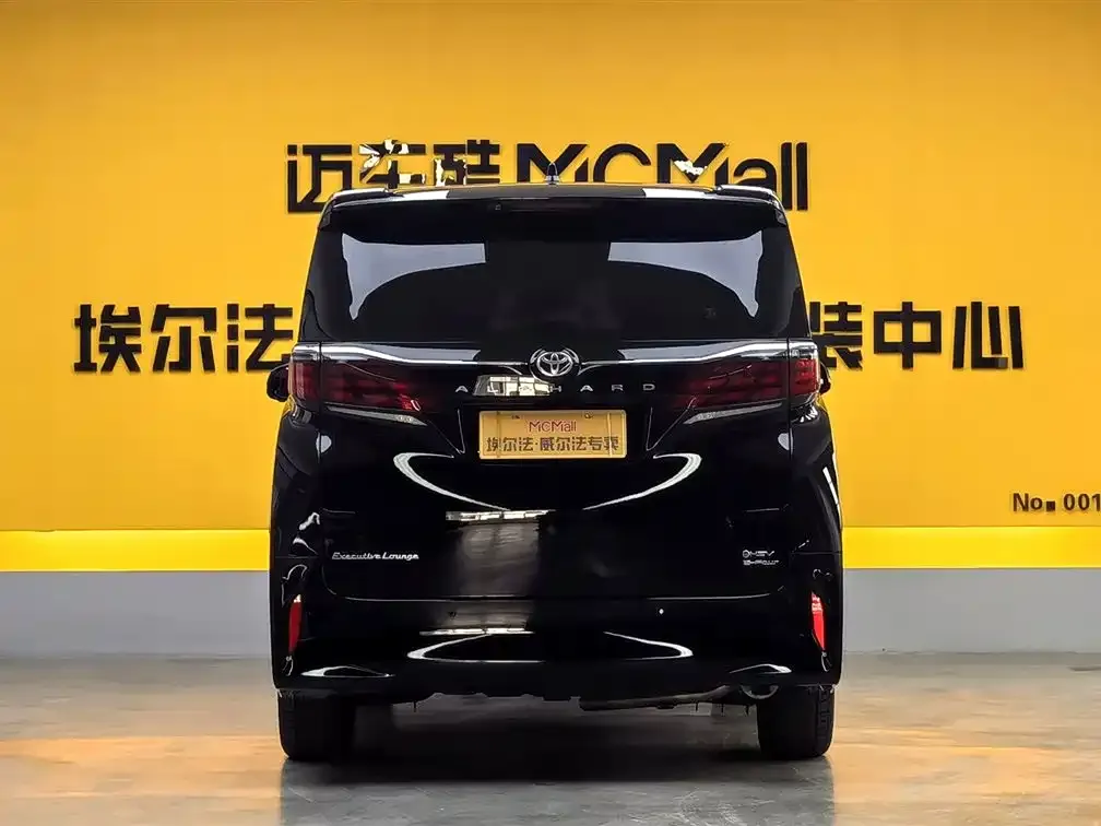 Toyota Alphard — фото 2