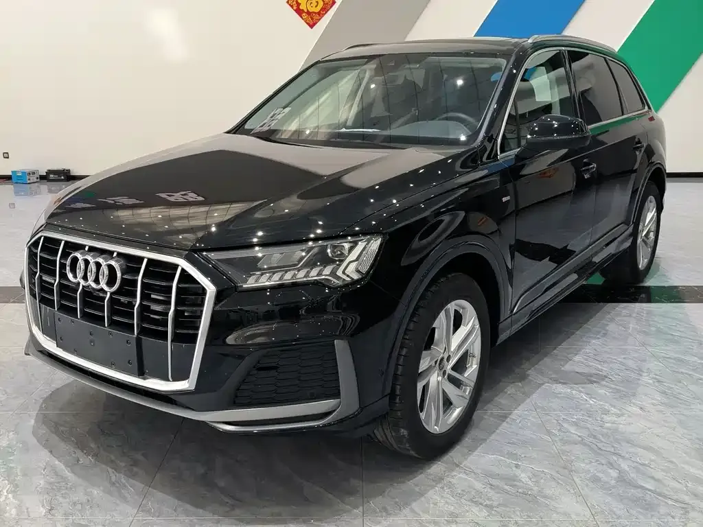 Audi Q7 — фото 1