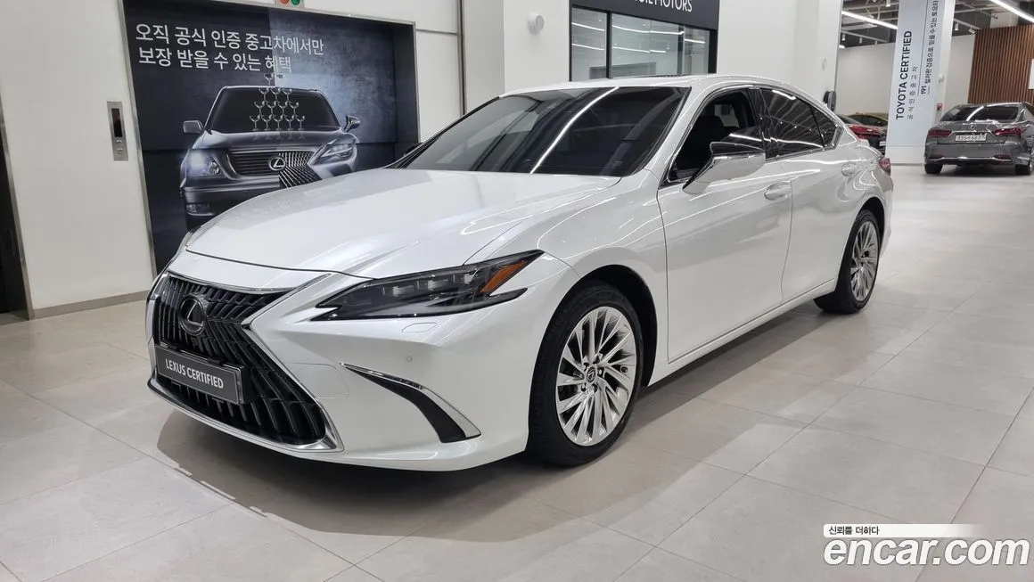Lexus ES — фото 1