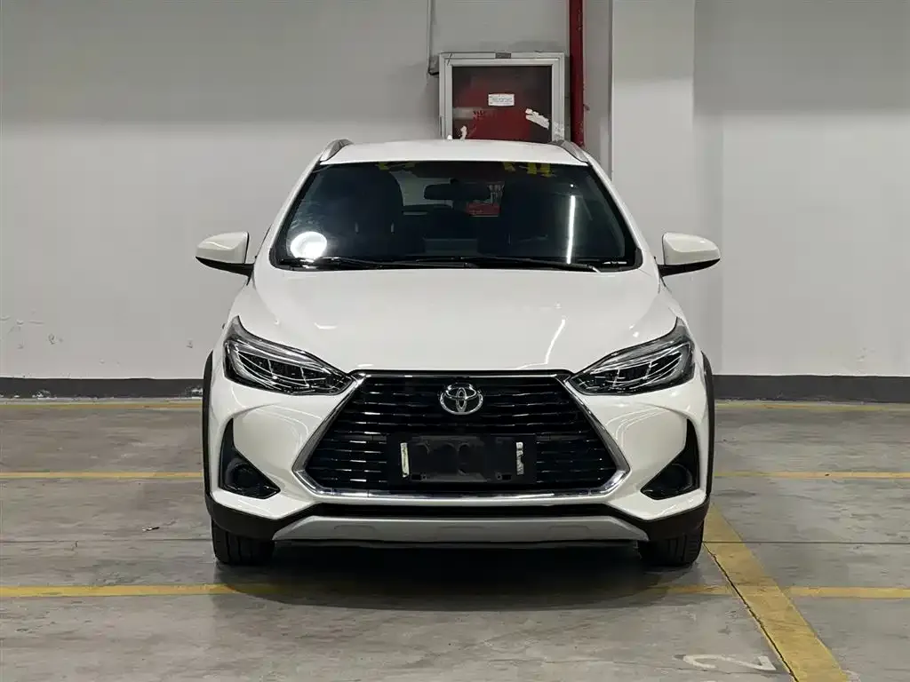 Toyota Yaris L — фото 9