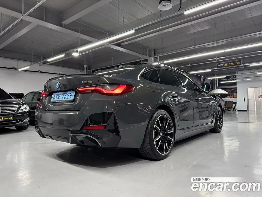 BMW i4 — фото 9