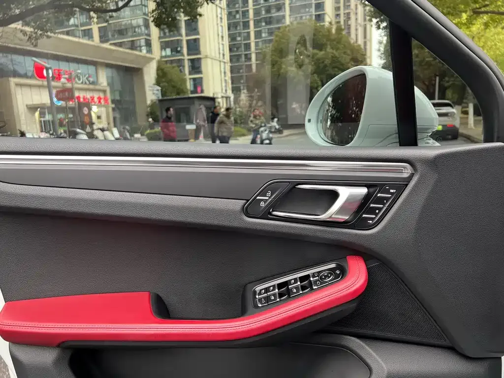 Porsche Macan — фото 7