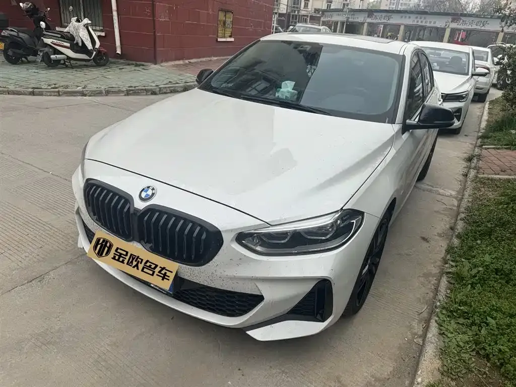 BMW 1 Series — фото 1
