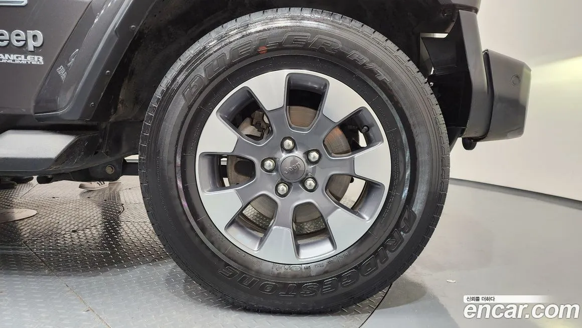 Jeep Wrangler — фото 10