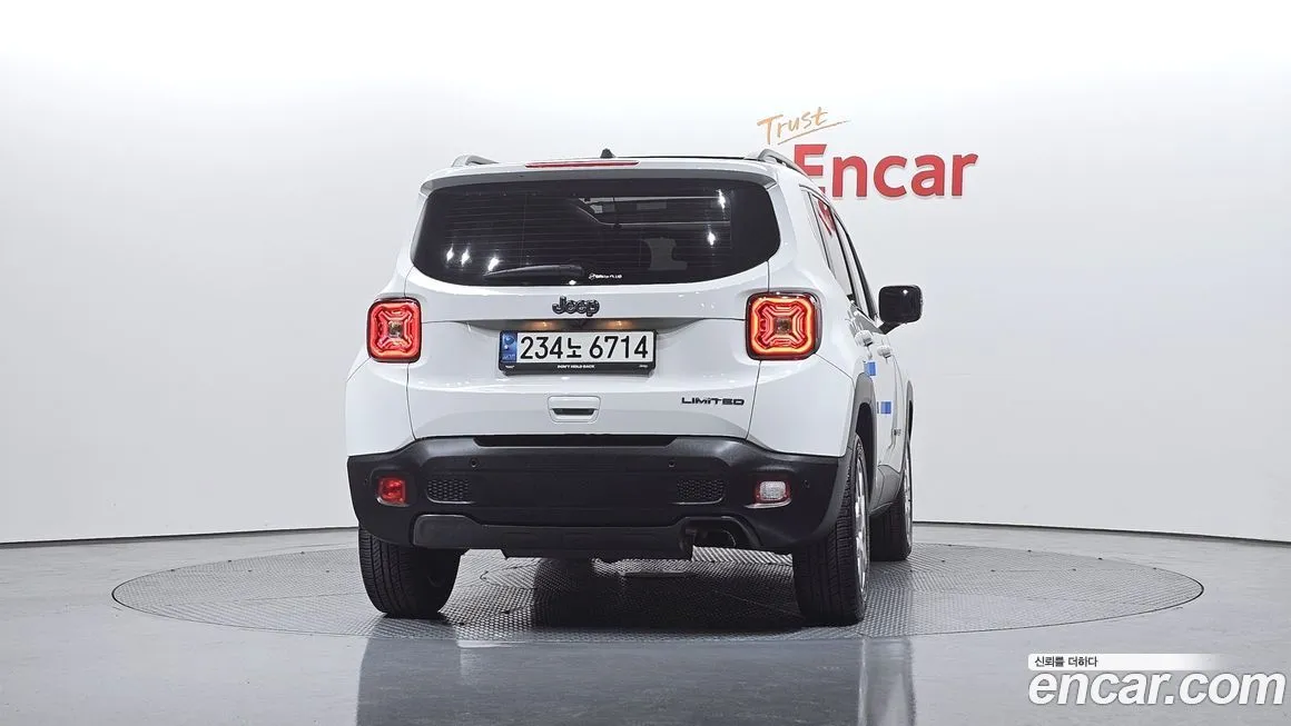 Jeep Renegade — фото 2
