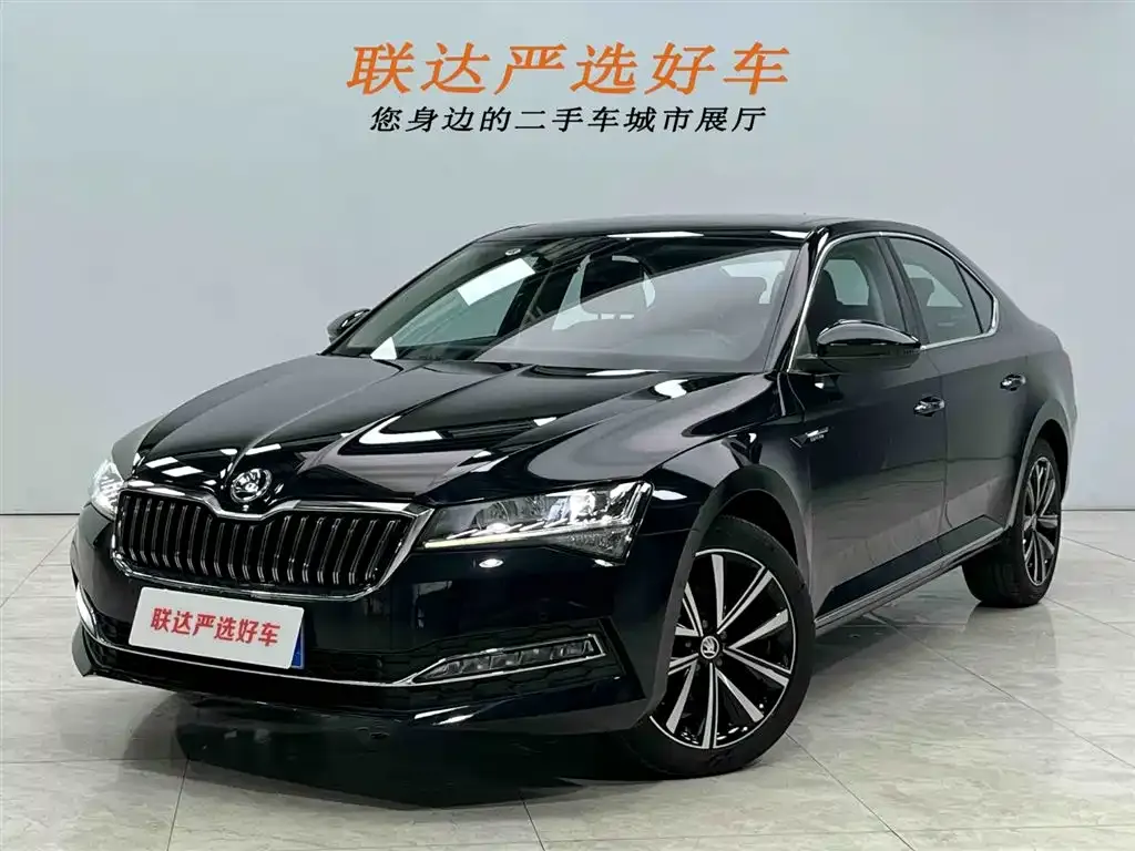 Skoda Superb — фото 1