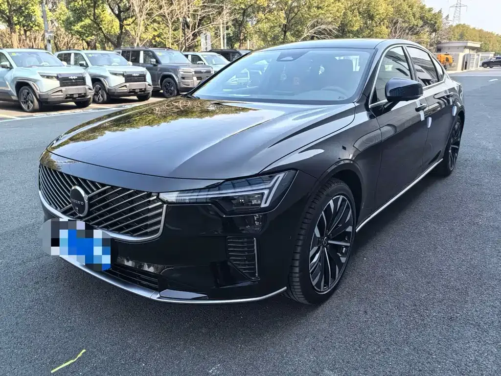 Volvo S90 — фото 1