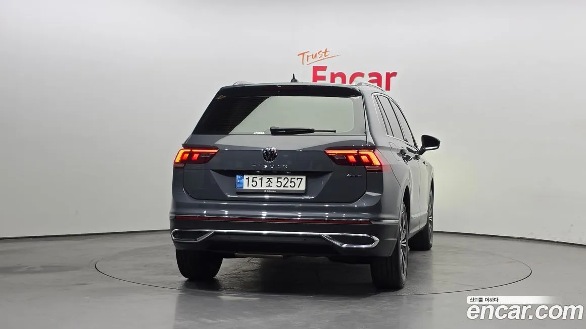 Volkswagen Tiguan — фото 7