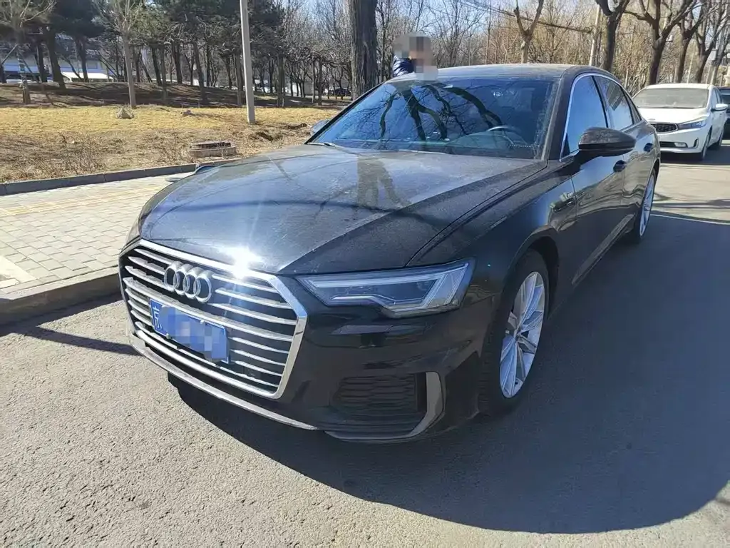 Audi A6L — фото 1