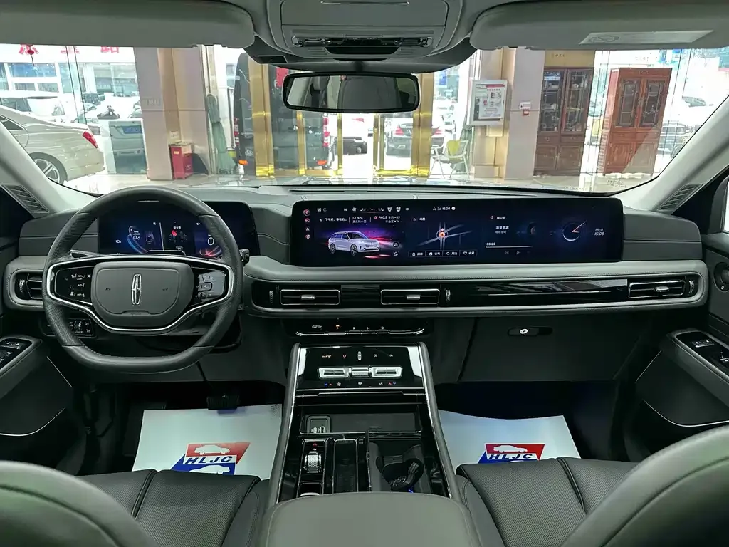 Lincoln Aviator — фото 10