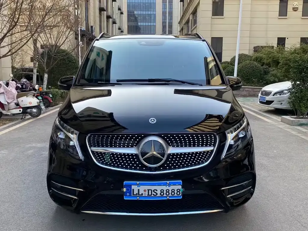 Mercedes-Benz V-Class — фото 1