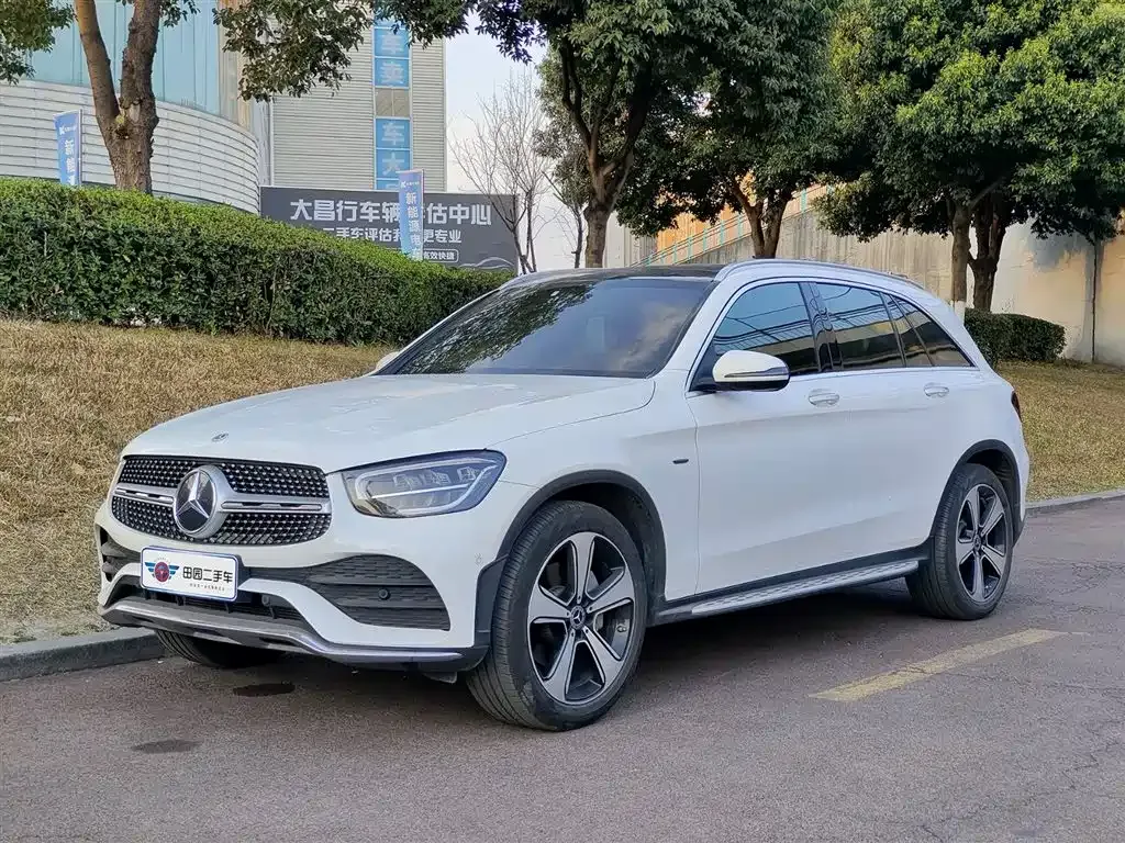 Mercedes-Benz GLC — фото 1