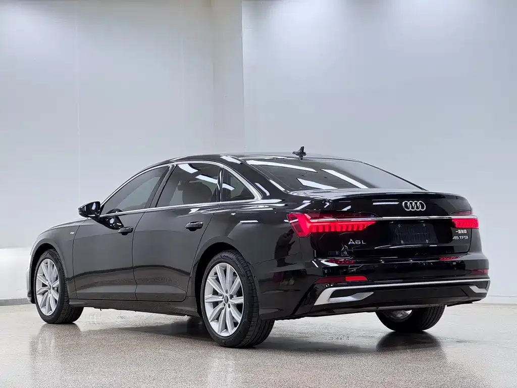 Audi A6L — фото 7
