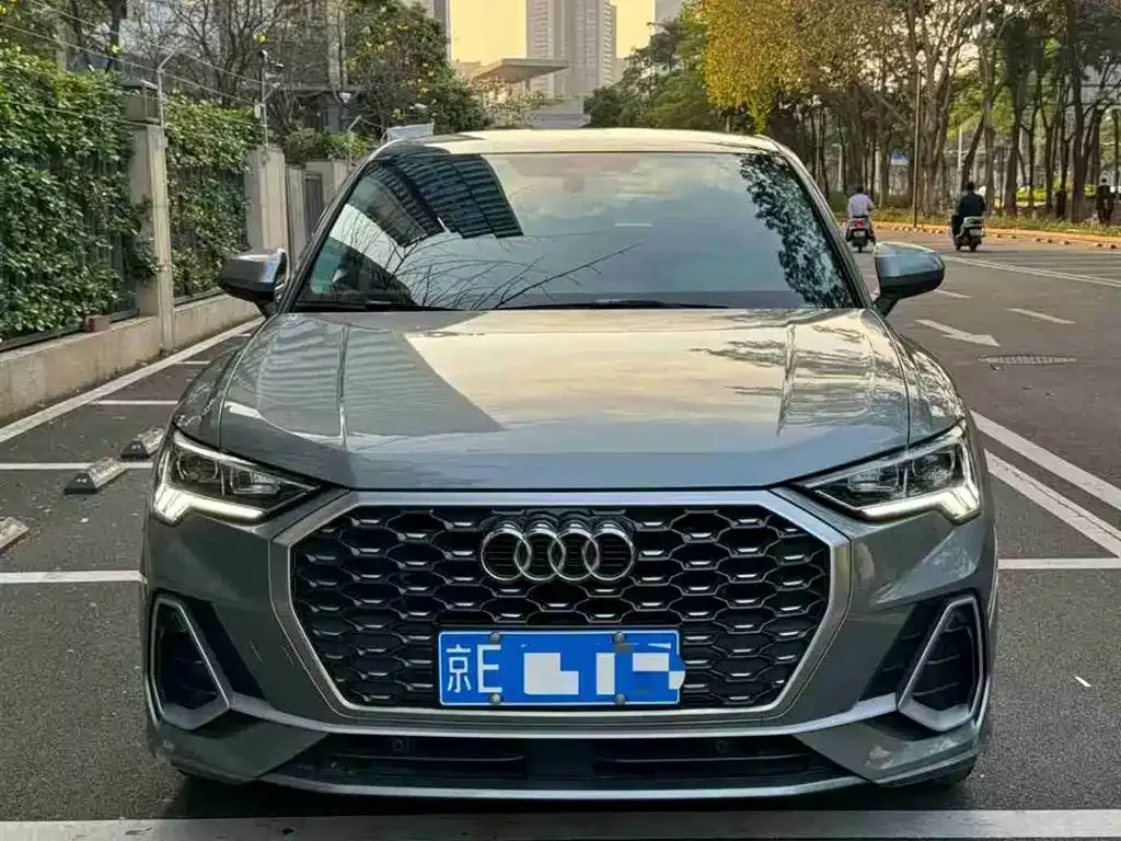 Audi Q3 Sportback — фото 1