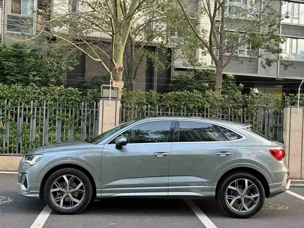 Audi Q3 Sportback — фото 10