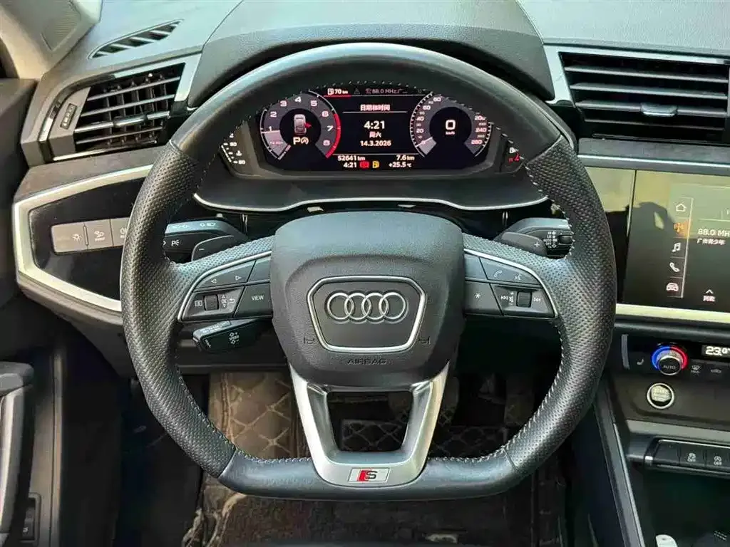 Audi Q3 Sportback — фото 7