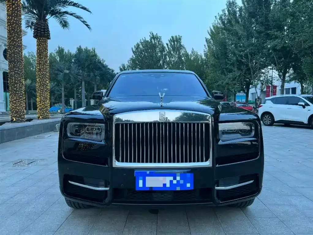 Rolls-Royce Cullinan — фото 1