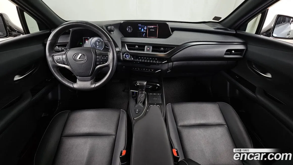 Lexus UX — фото 6