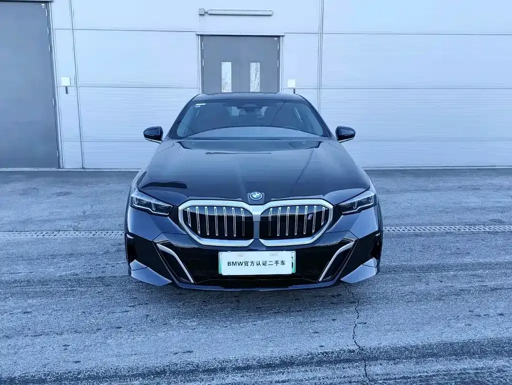 BMW i5 — фото 9