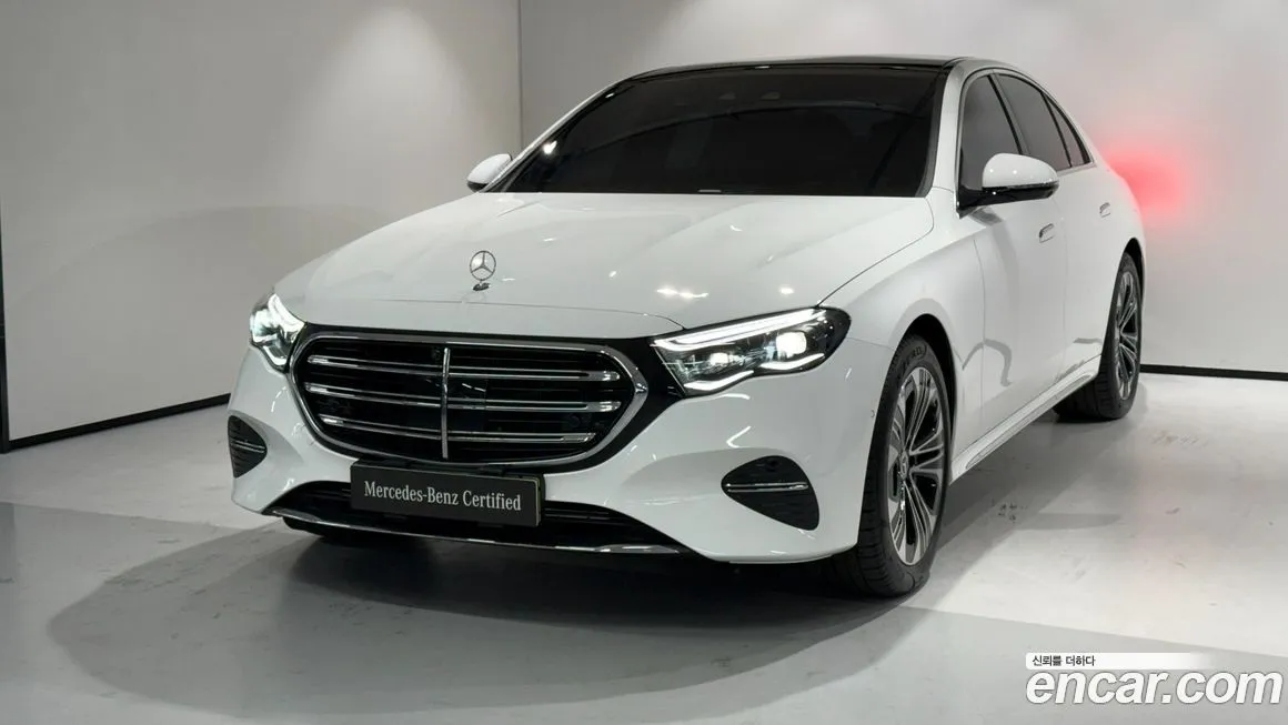Mercedes-Benz E-Class — фото 1